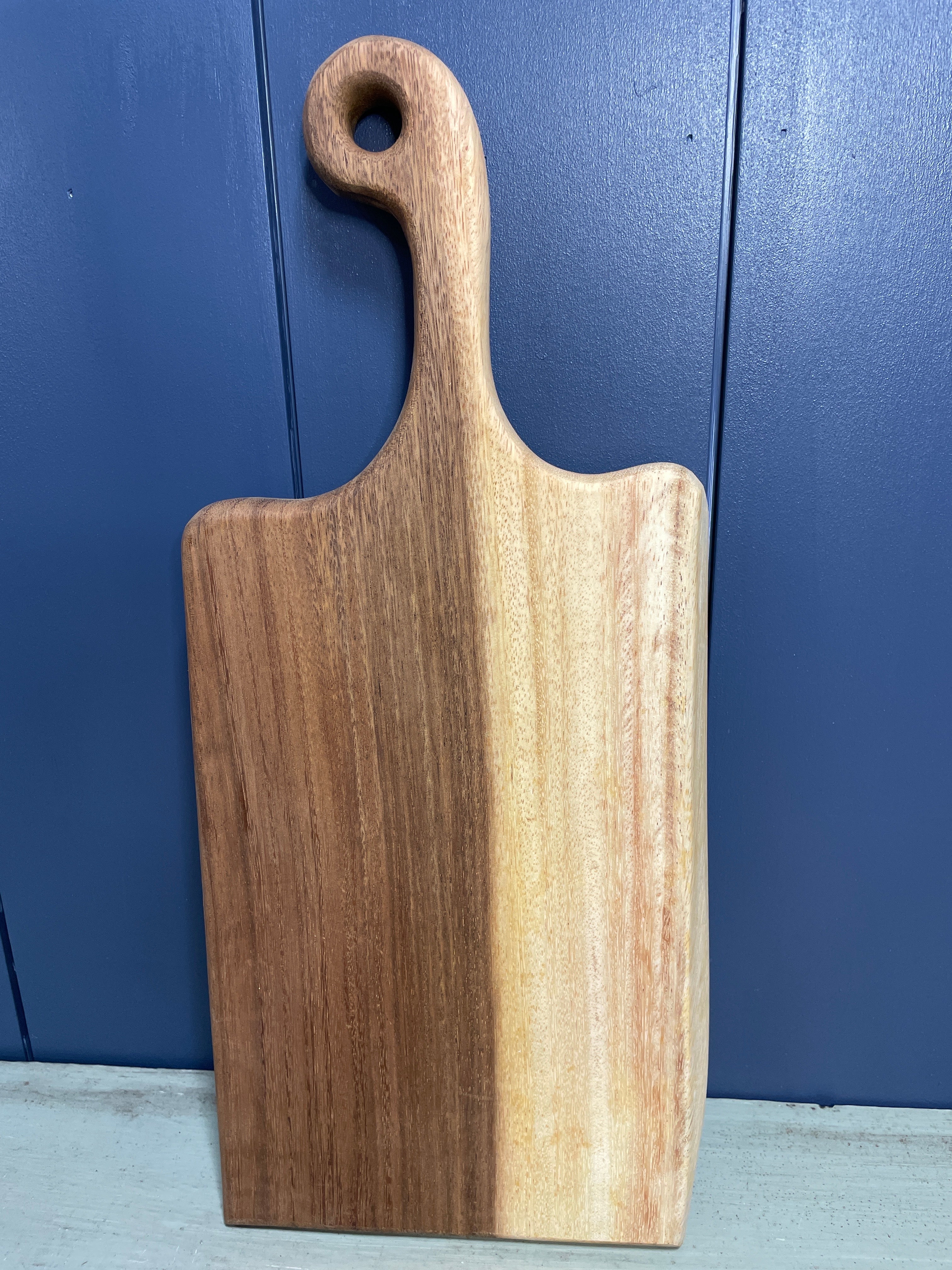 Medium Live-Edge Handled Charcuterie Board