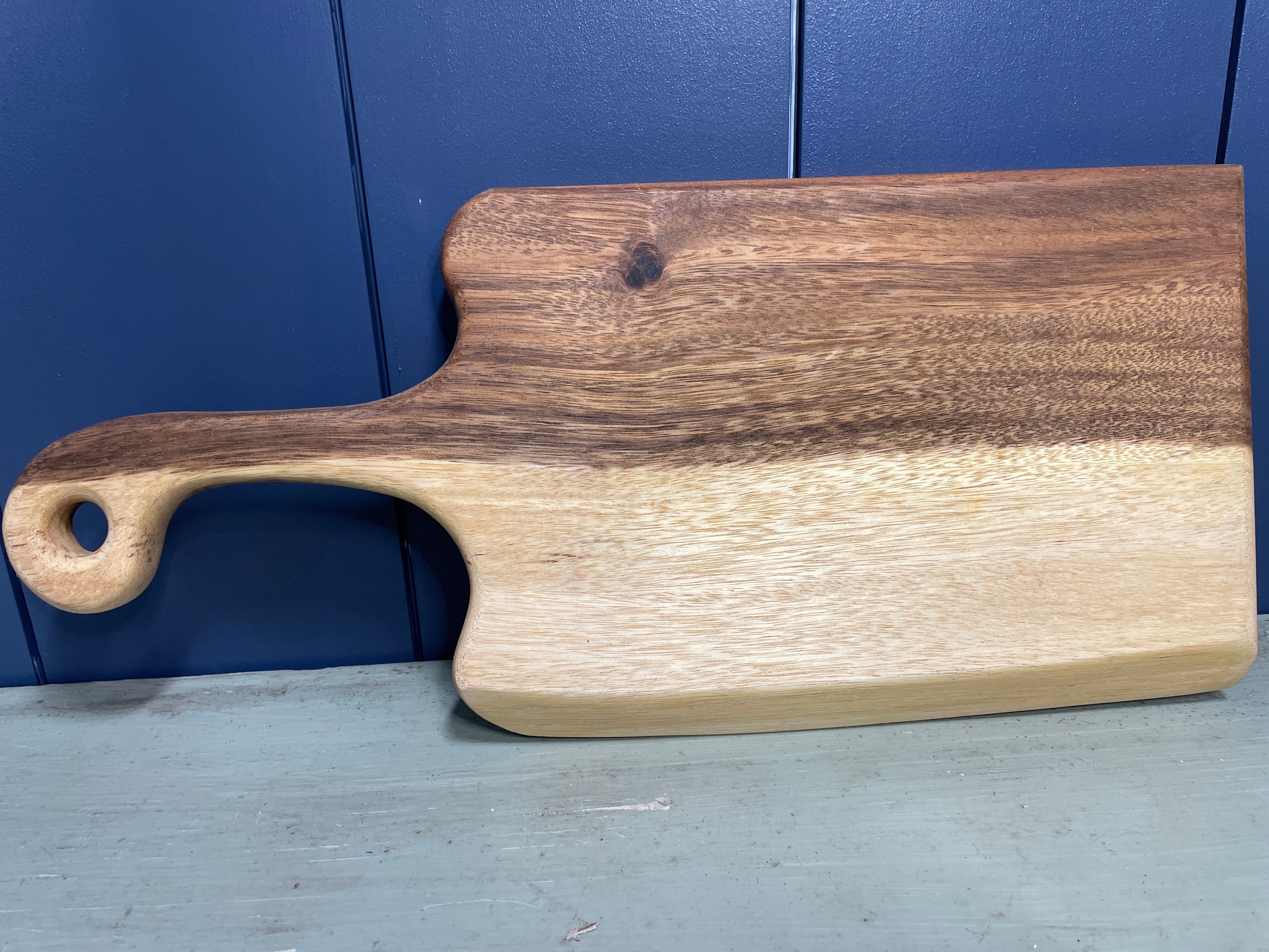 Medium Live-Edge Handled Charcuterie Board