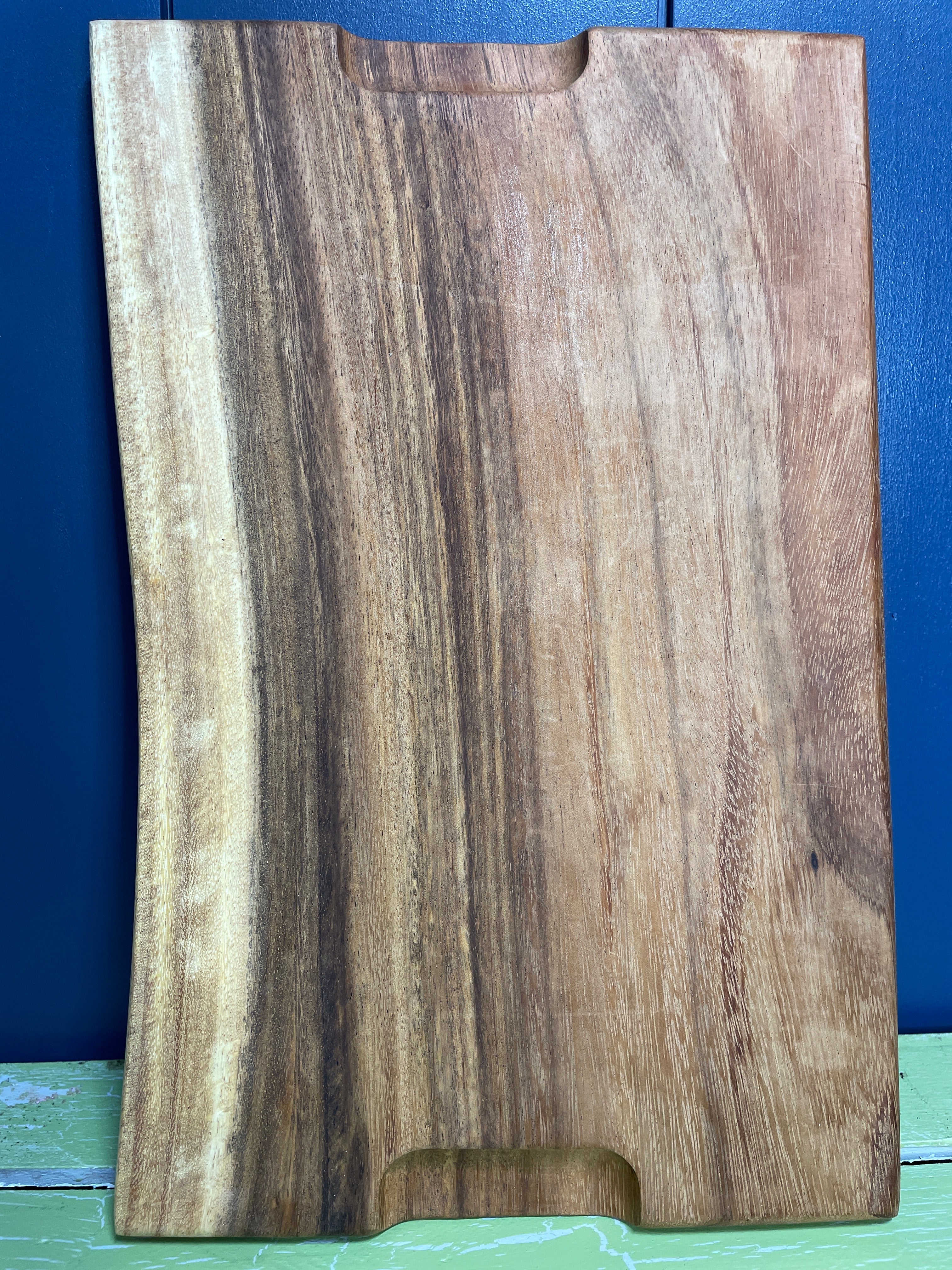 Medium Live Edge Board with Finger Relief