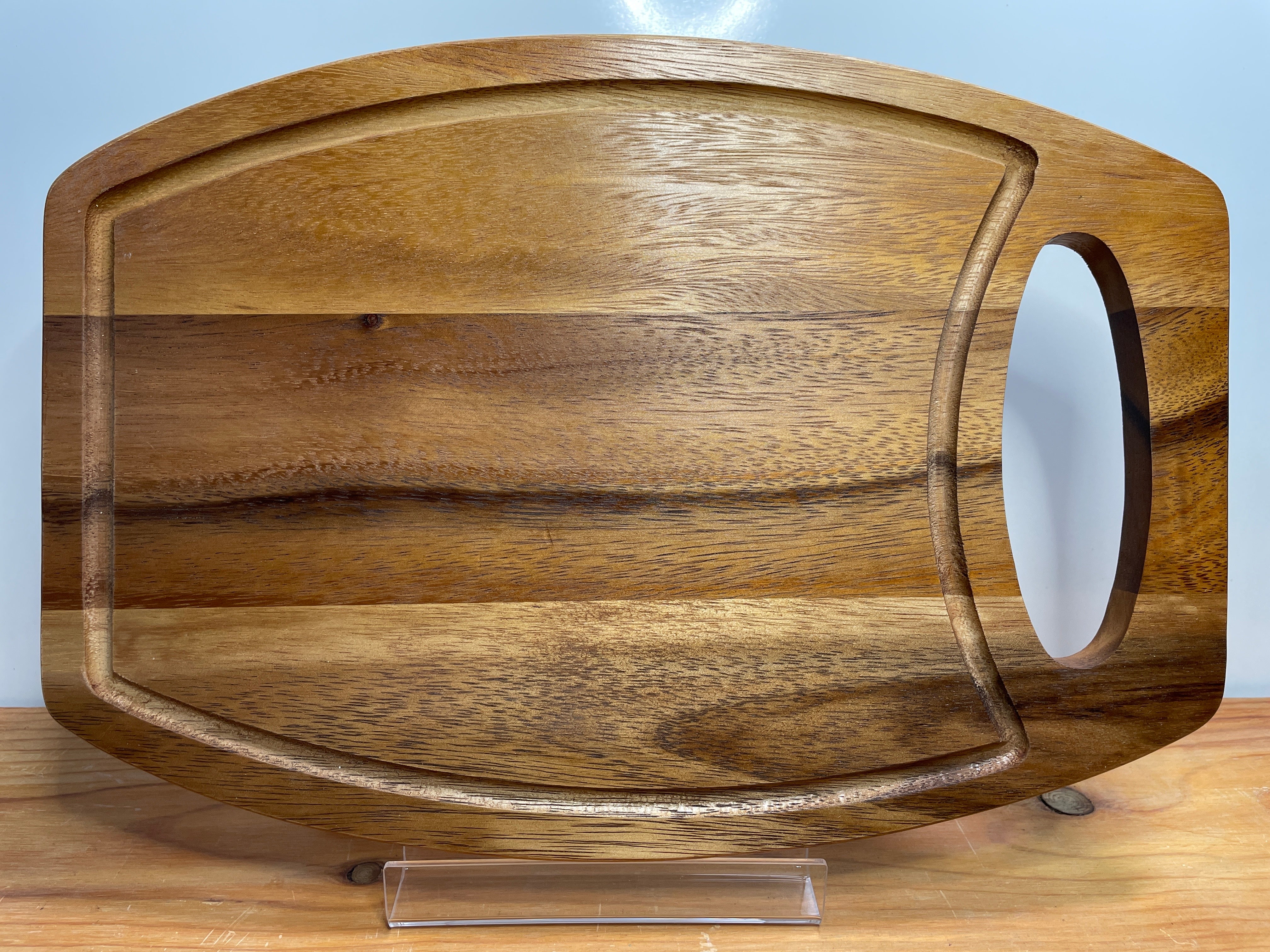 Barrel-Shaped Cutting Board
