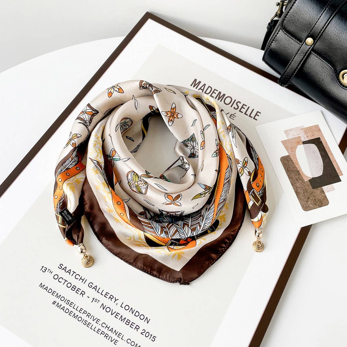 Magnetic Print Triangle Scarf for  Spring Style_CWASC02917