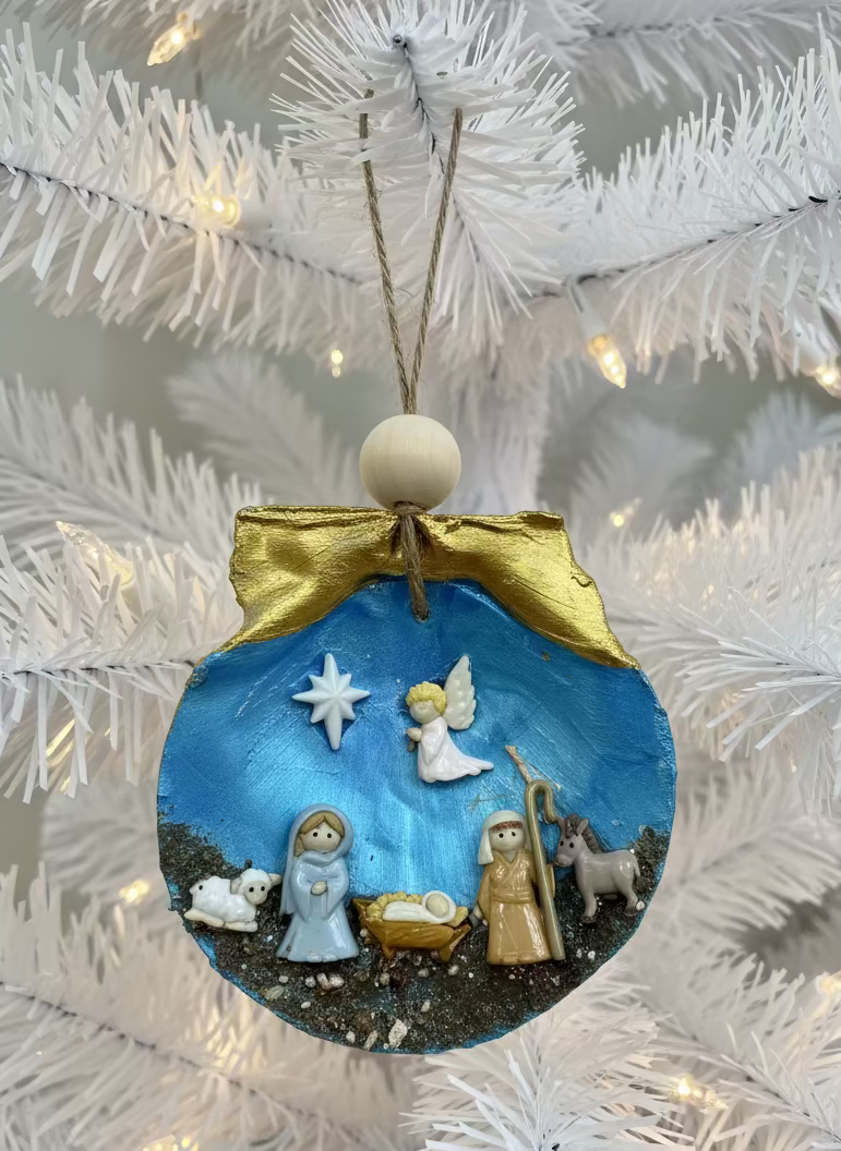 Nativity in Scallop Shell Ornament