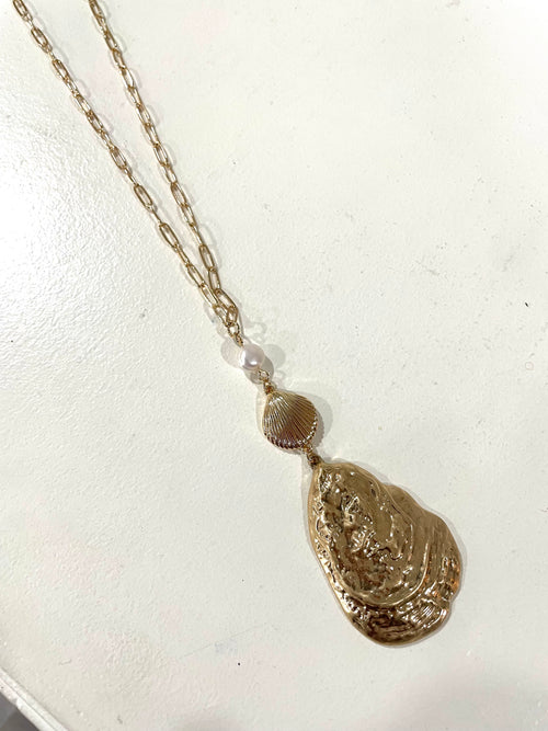 Gold Oyster Shell Necklace Set