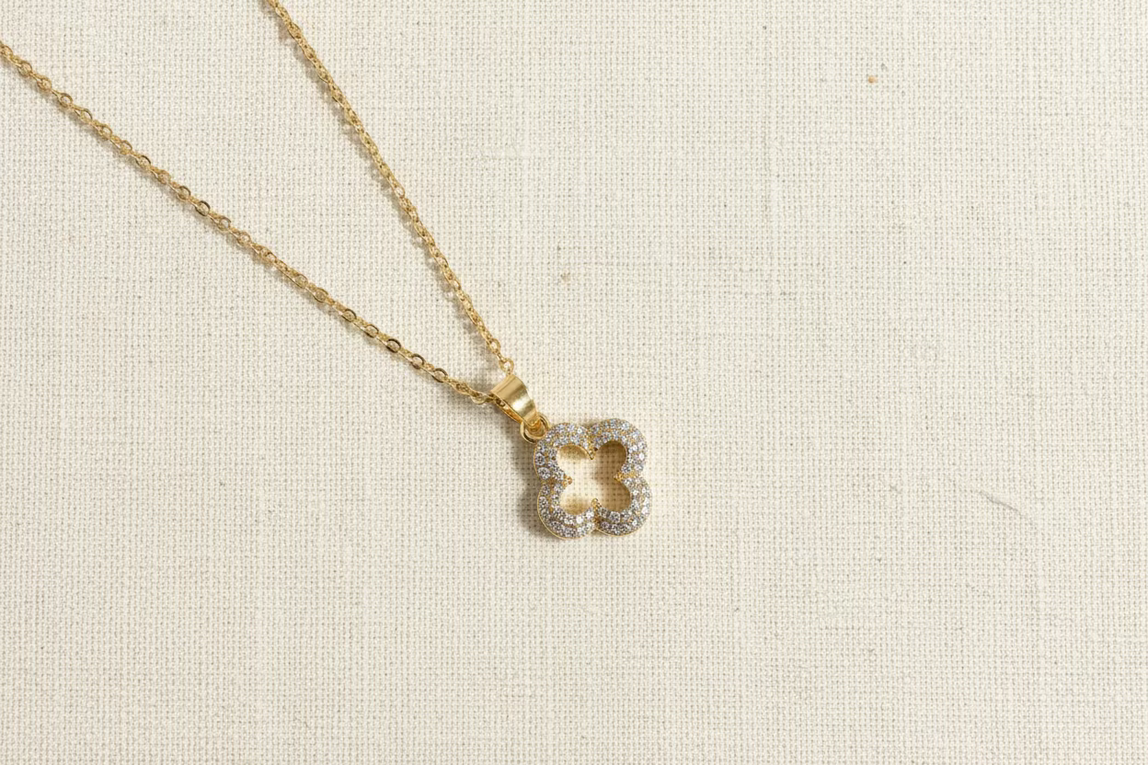Clover Necklace Set