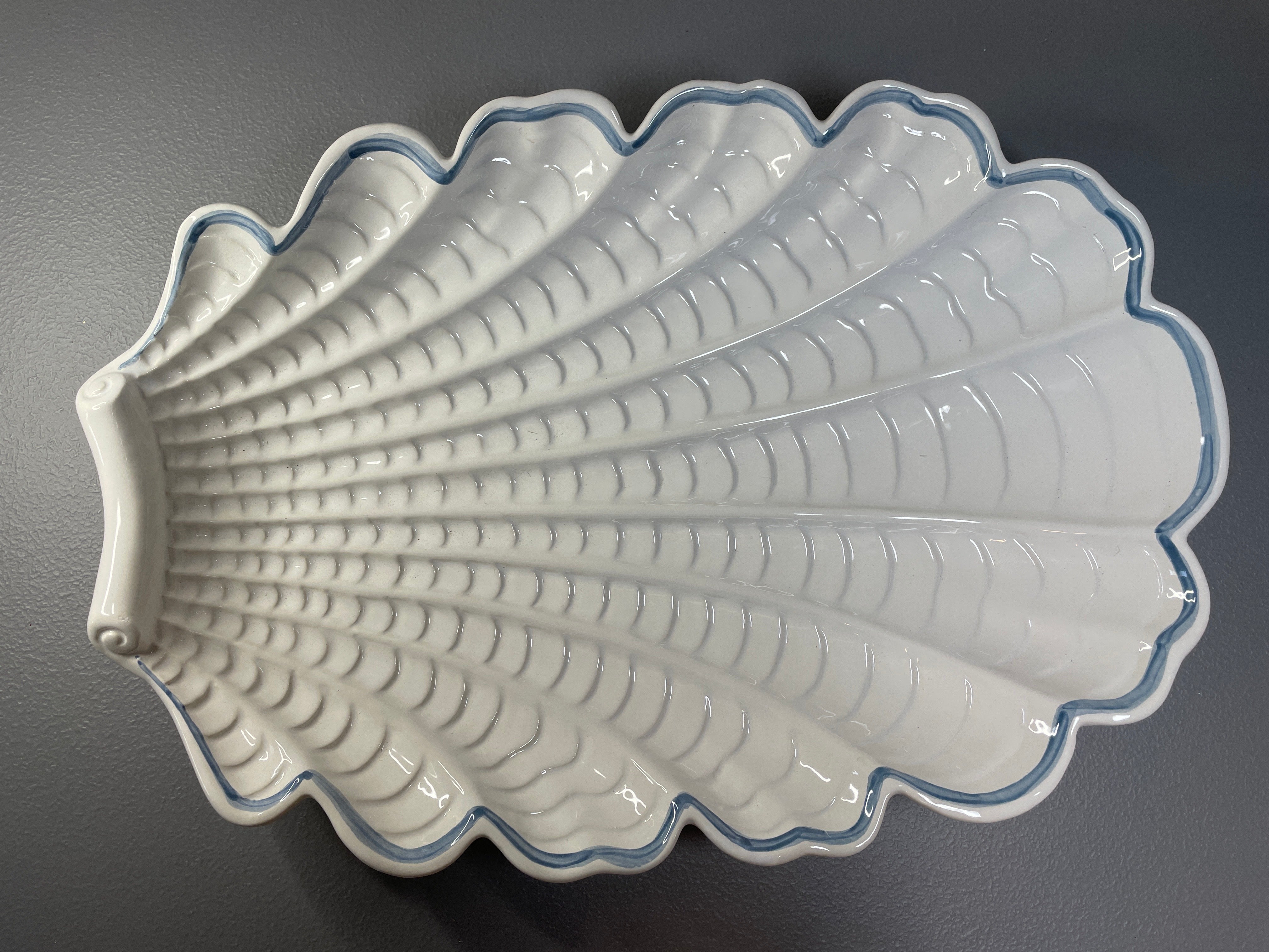 Mud Pie Ruffled Sea Shell Platter