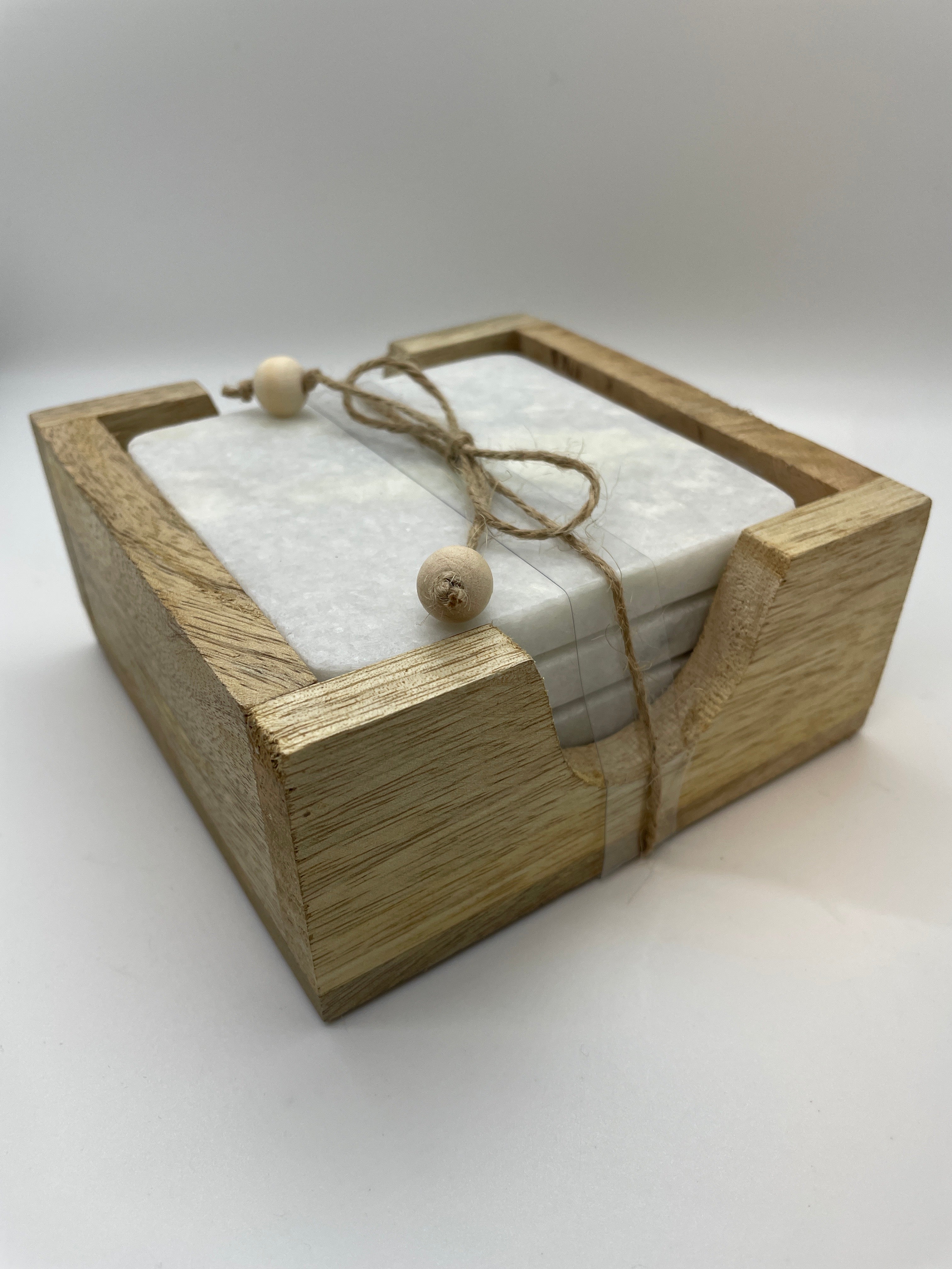 Set of 4 Marble Coasters in Light Wood Holder