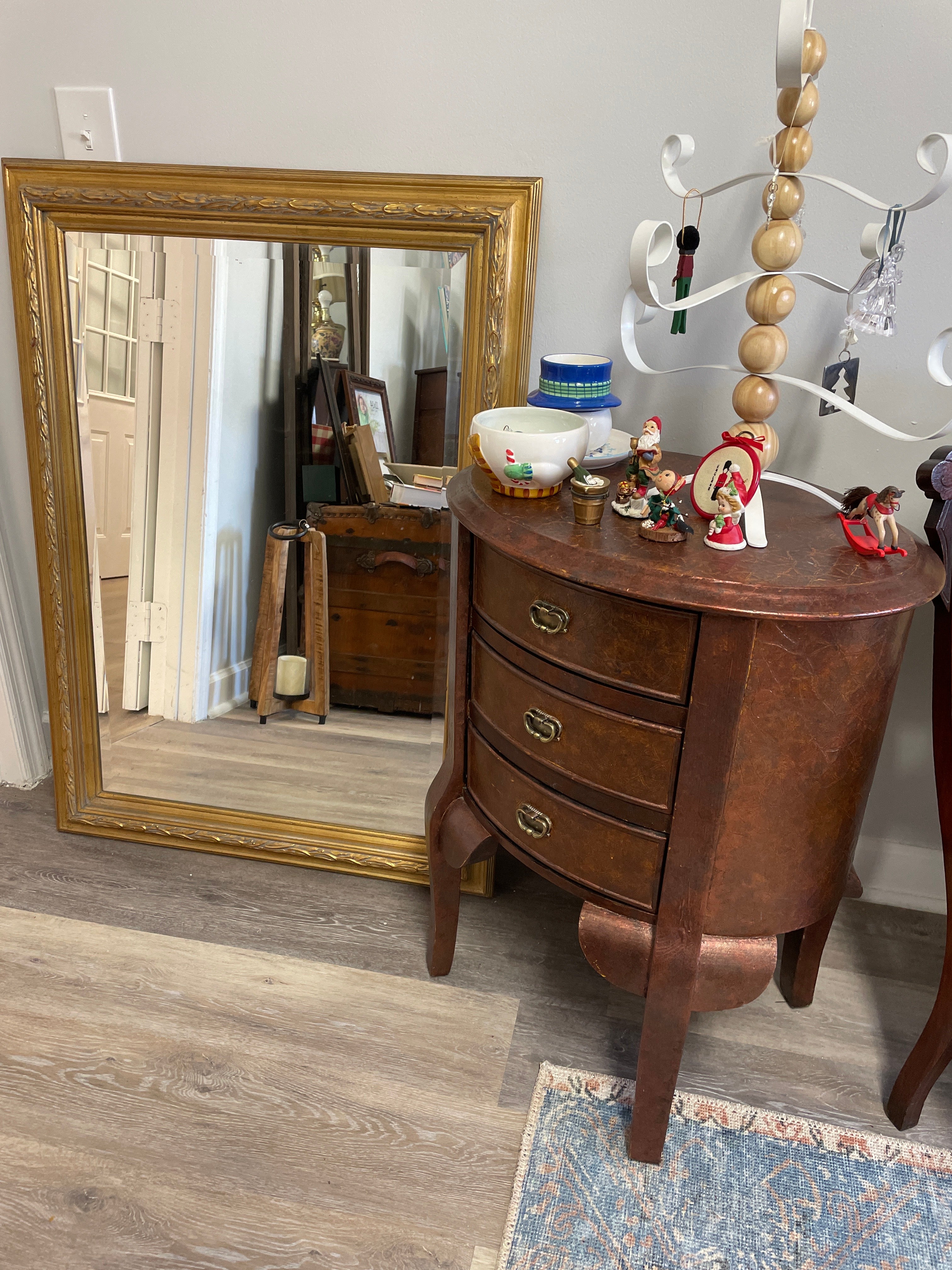 Mahogany chest, Smaller Bombay chest