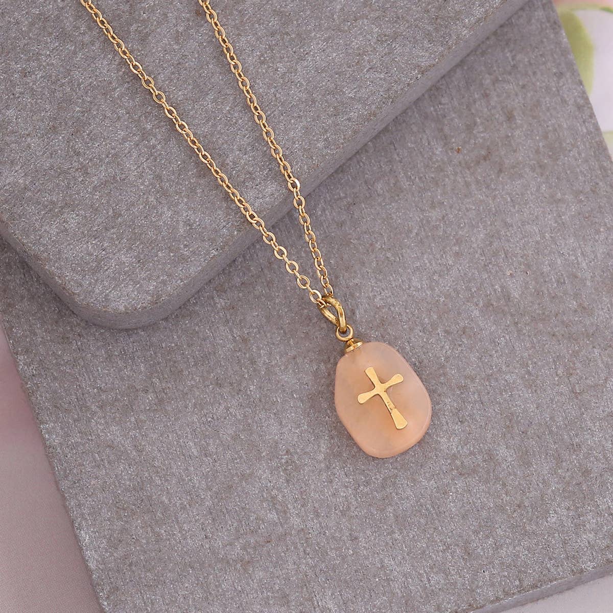 WOMEN NATURAL STONE CROSS NECKLACE_CWAJE0630