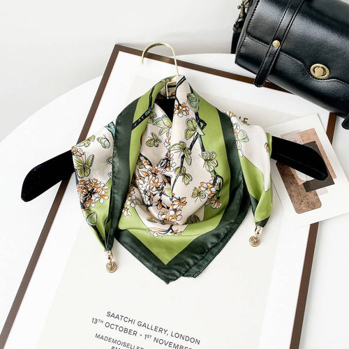 Magnetic Print Triangle Scarf for  Spring Style_CWASC02917