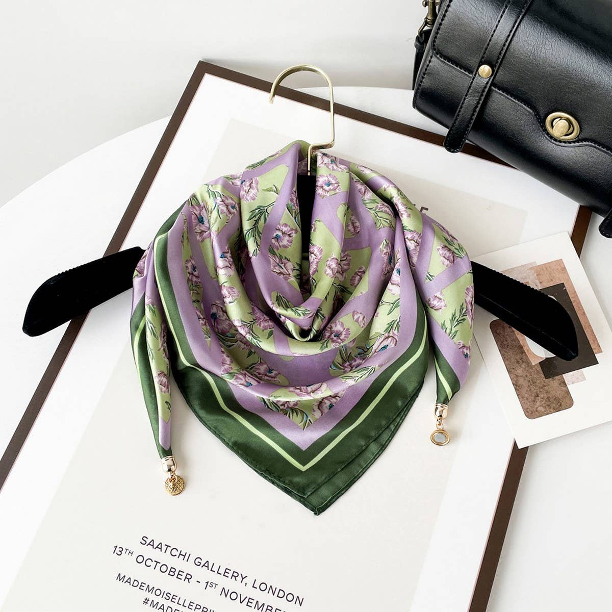Magnetic Print Triangle Scarf for  Spring Style_CWASC02917